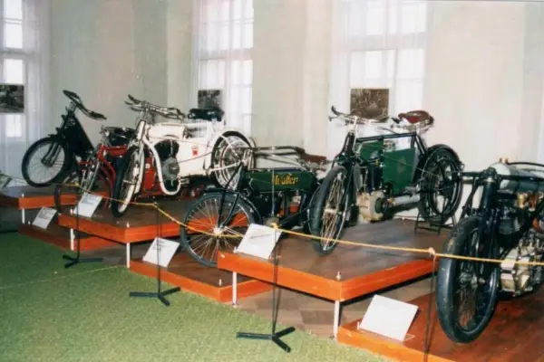 Muzeum jednostopých vozidel na hradě Kámen